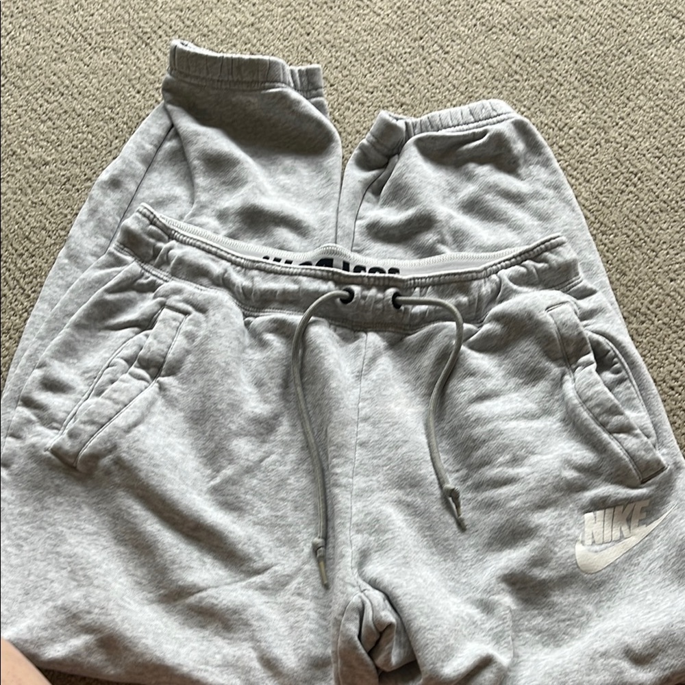 Nike sweatpants medium